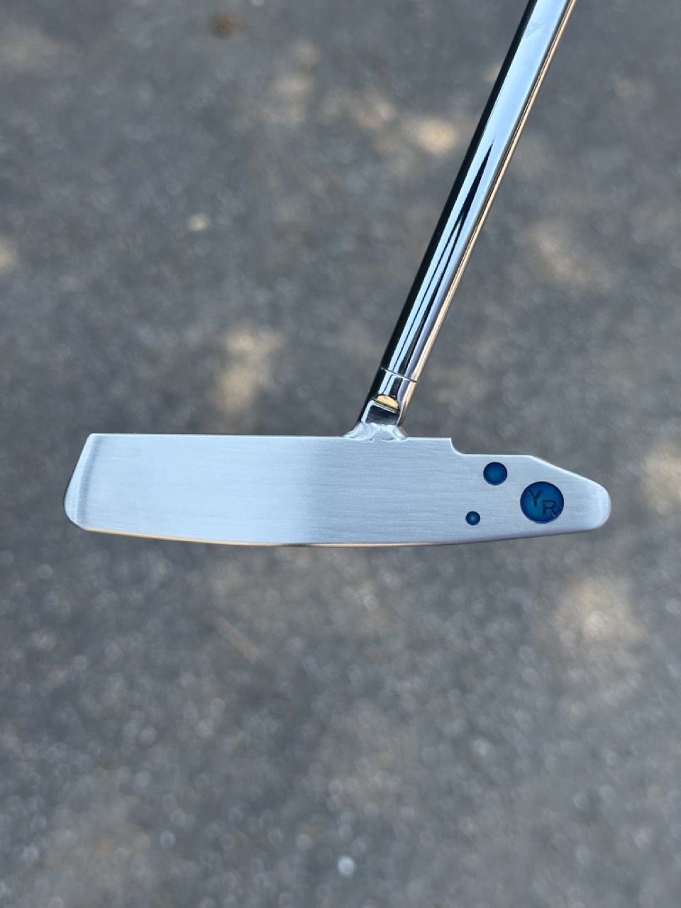 Tour dots & bullet backs